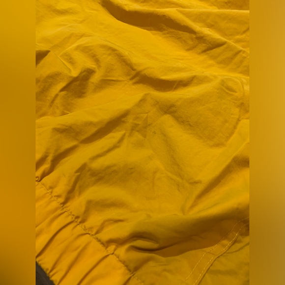 Cabelas yellow jacket size medium - Picture 9 of 12